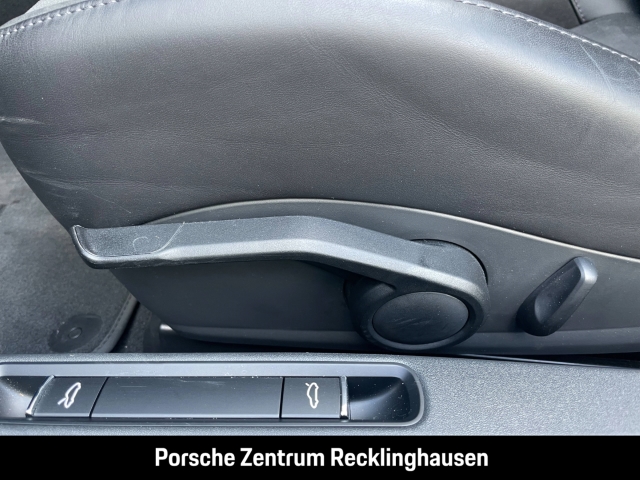 Porsche Boxster 718 GTS 4.0 Abstandstempomat Sportabgas