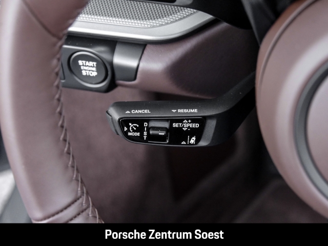 Porsche 992 Carrera Cabriolet/21-Zoll/Sport-Chrono/BOSE