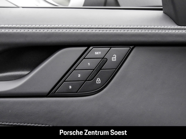 Porsche 992 Carrera Cabriolet/21-Zoll/Sport-Chrono/BOSE