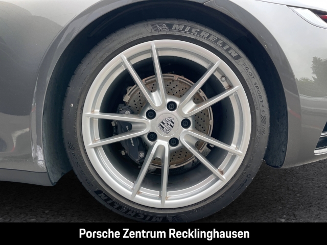 Porsche 992 911 Carrera 4 Cabriolet Nachtsicht PDLS+