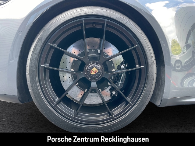 Porsche 992 911 Carrera 4 GTS Cabrio Burmester Clubleder