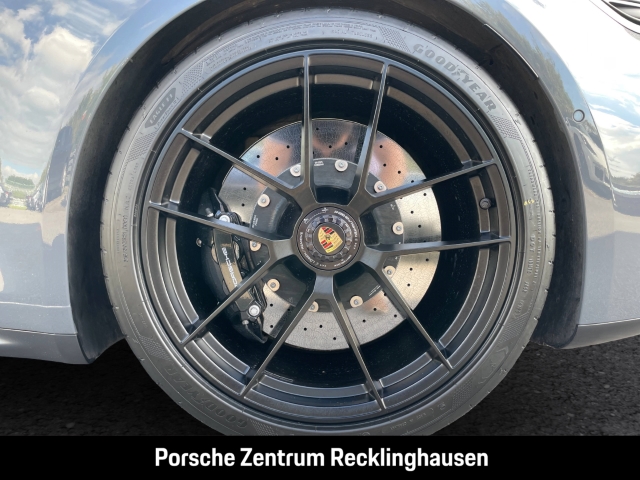 Porsche 992 911 Carrera 4 GTS Cabrio Burmester Clubleder