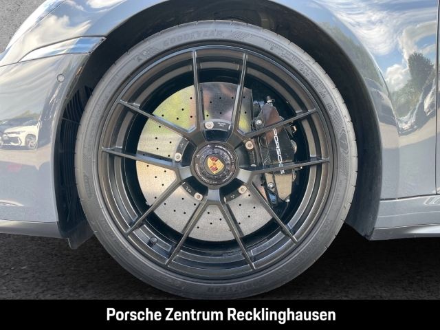 Porsche 992 911 Carrera 4 GTS Cabrio Burmester Clubleder