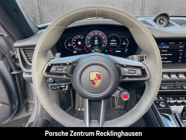 Porsche 992 911 Carrera 4 GTS Cabrio Burmester Clubleder