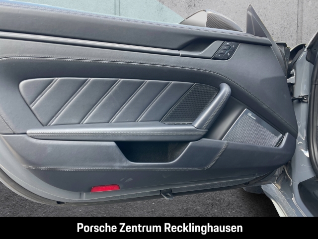 Porsche 992 911 Carrera 4 GTS Cabrio Burmester Clubleder