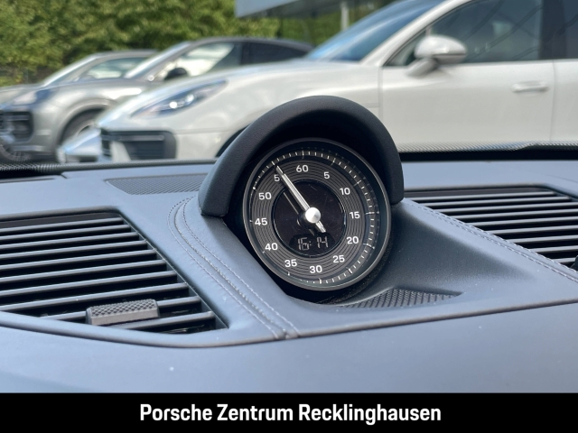 Porsche 992 911 Carrera 4 GTS Cabrio Burmester Clubleder