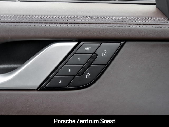 Porsche 911 T-Hybrid -2 (911) Carrera 4 GTS Cabriolet