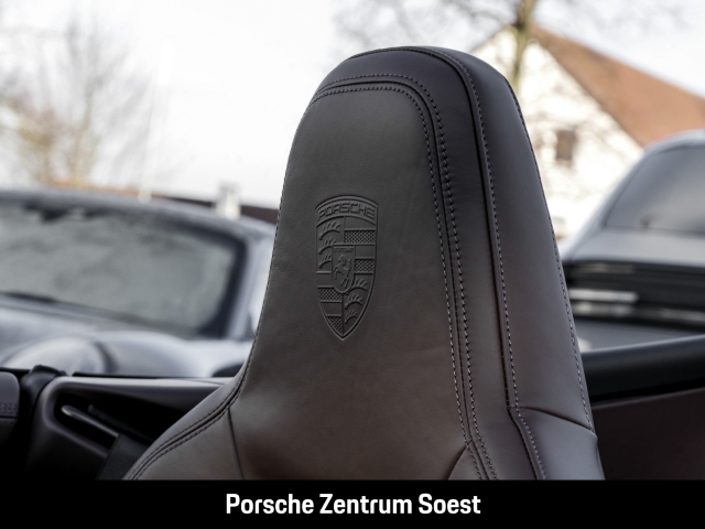 Porsche 911 T-Hybrid -2 (911) Carrera 4 GTS Cabriolet