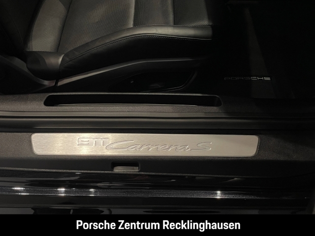 Porsche 992 911 Carrera S Cabrio Sportabgas BOSE 21-Zoll