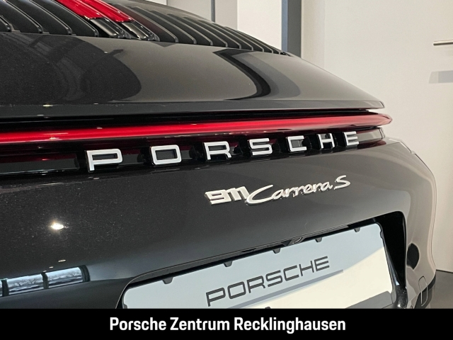 Porsche 992 911 Carrera S Cabrio Sportabgas BOSE 21-Zoll