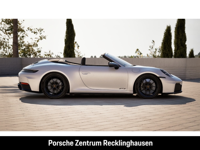 Porsche 992 911 Carrera 4 GTS Cabriolet Burmester PDCC