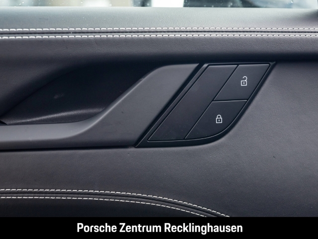 Porsche 992 911 Carrera 4 GTS Cabriolet BOSE LED-Matrix