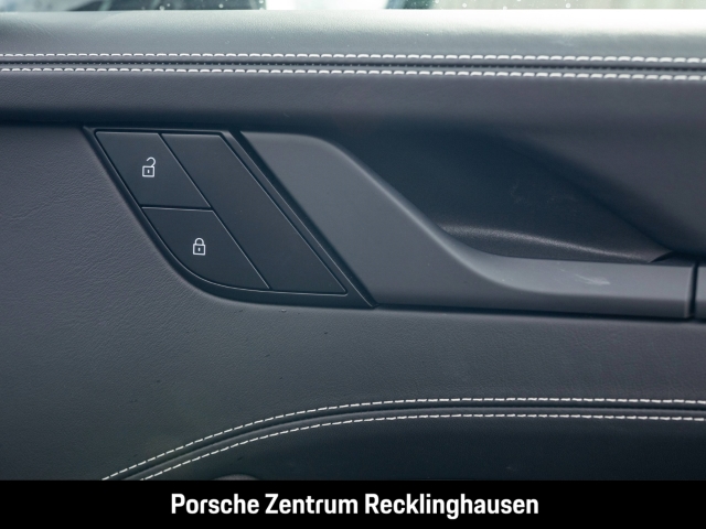 Porsche 992 911 Carrera 4 GTS Cabriolet BOSE LED-Matrix