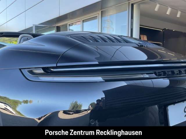 Porsche 992 911 Carrera GTS Cabrio Sportabgas Burmester