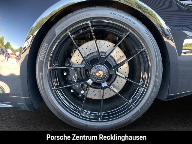 Porsche 992 911 Carrera GTS Cabrio Sportabgas Burmester
