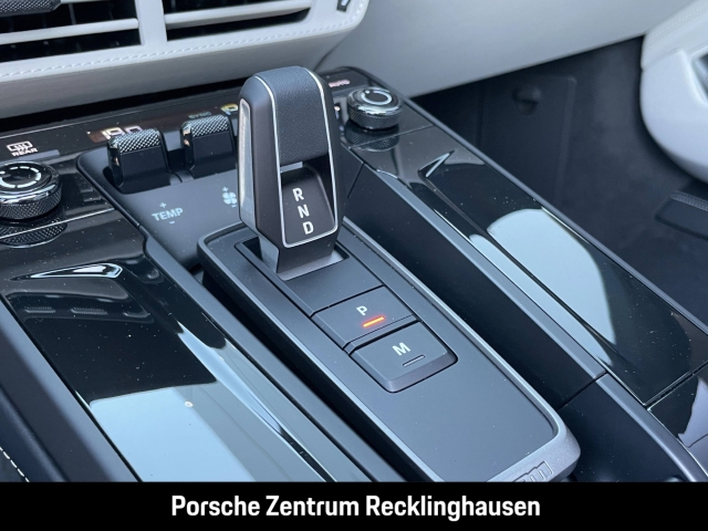 Porsche 992 911 Carrera GTS Cabrio Sportabgas Burmester
