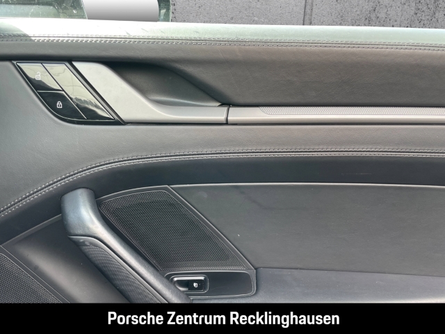 Porsche 992 911 Carrera Cabriolet Rückfahrkamera BOSE