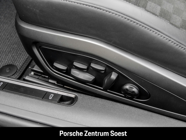 Porsche 992 Targa 4 GTS/Heritage-Design-Paket/BOSE