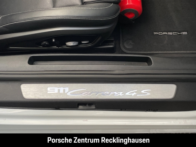 Porsche 992 911 Carrera 4S Cabriolet Sportabgas BOSE