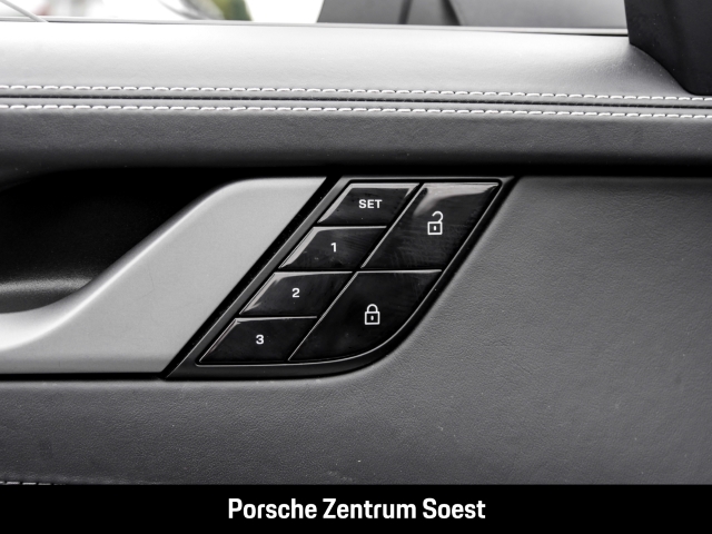 Porsche 992 Carrera S Cabriolet/PASM/Sport-Chrono/BOSE