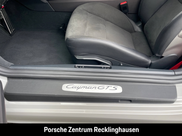 Porsche Cayman 718 GTS 4.0 BOSE nur 4.583 km Sportabgas