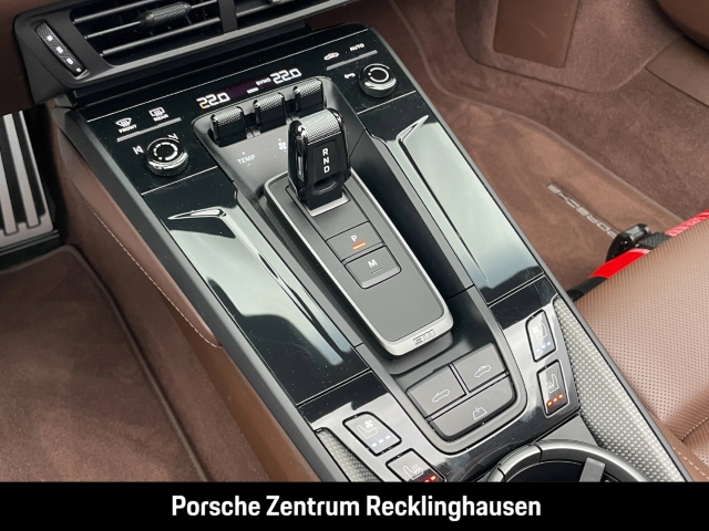 Porsche 992 911 Carrera Cabriolet Clubleder Sportabgas
