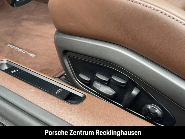 Porsche 992 911 Carrera Cabriolet Clubleder Sportabgas