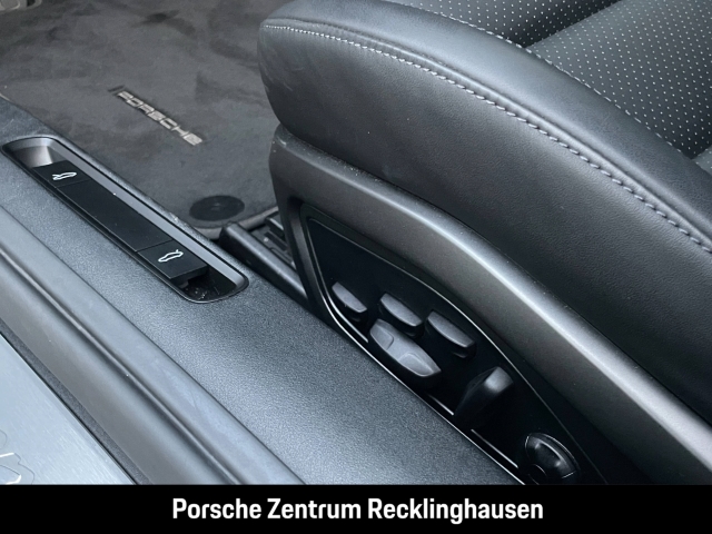 Porsche 992 911 Carrera Sportabgas Surround-View BOSE
