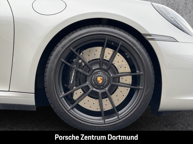 Porsche 992 911 Targa 4 GTS BOSE Sportabgasanlage LED