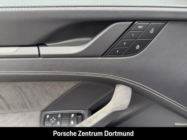 Porsche 992 911 Targa 4 GTS BOSE Sportabgasanlage LED