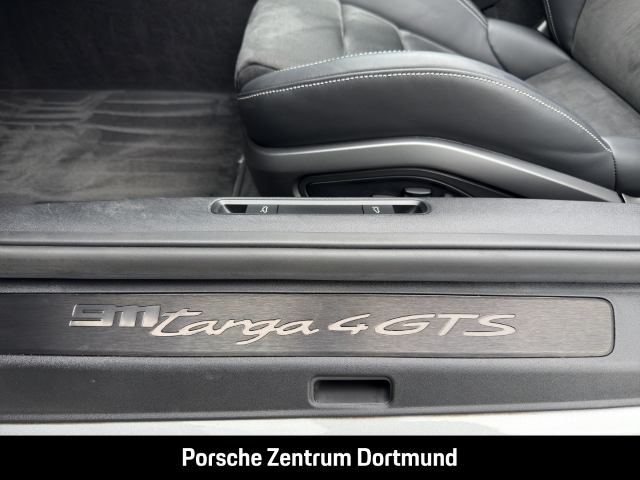 Porsche 992 911 Targa 4 GTS BOSE Sportabgasanlage LED
