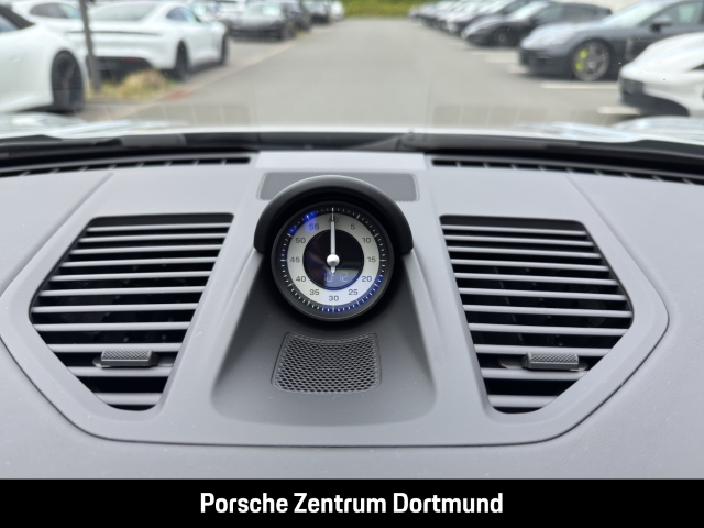 Porsche 992 911 Targa 4 GTS BOSE Sportabgasanlage LED