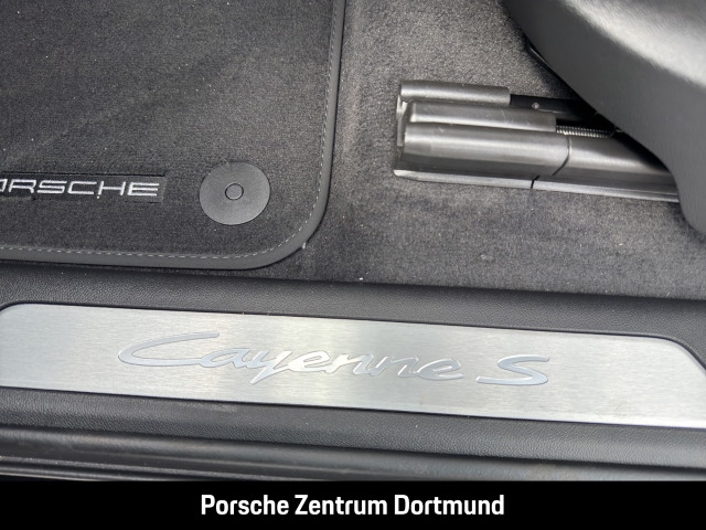 Porsche Cayenne S BOSE Panorama Surround-View LED-Matrix