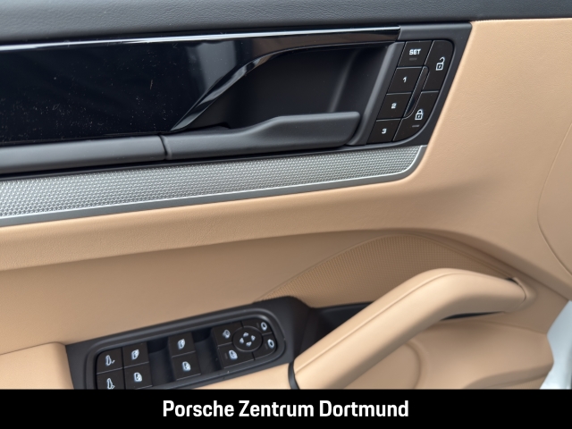 Porsche Cayenne BOSE InnoDrive Panoramadach LED-Matrix