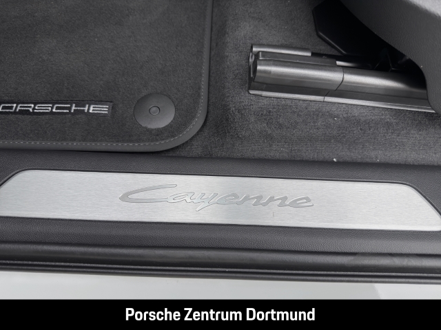 Porsche Cayenne BOSE InnoDrive Panoramadach LED-Matrix