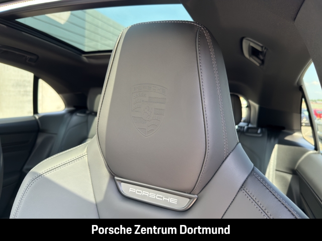 Porsche Macan 4S Burmester Sport Chrono Panoramadach LED