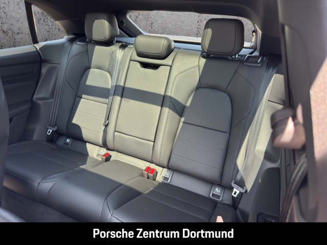 Porsche Macan 4S Burmester Sport Chrono Panoramadach LED