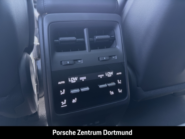 Porsche Macan 4S Burmester Sport Chrono Panoramadach LED