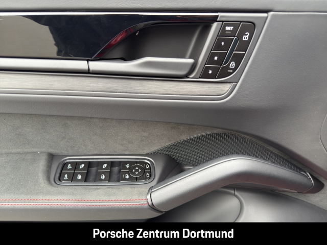 Porsche Cayenne GTS Coupe HA-Lenkung InnoDrive Head-Up