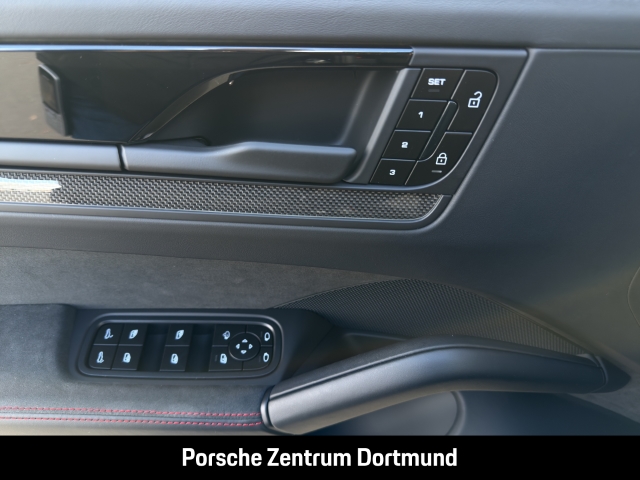 Porsche Cayenne GTS Coupe HA-Lenkung InnoDrive Head-Up