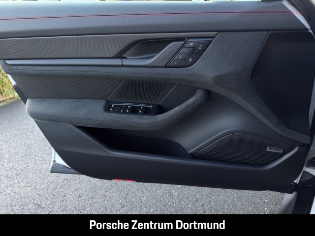 Porsche Taycan GTS HA-Lenkung InnoDrive Head-Up BOSE