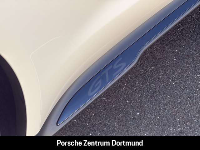 Porsche Taycan GTS HA-Lenkung InnoDrive Head-Up BOSE