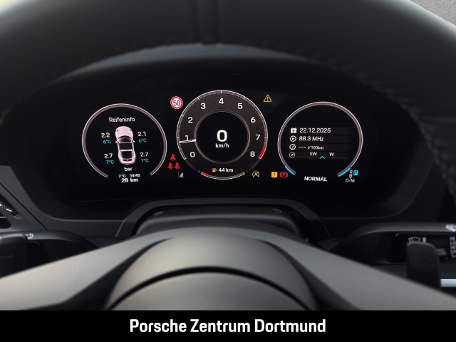 Porsche 992 911 Targa 4S Sitzbelüftung Abstandstempomat