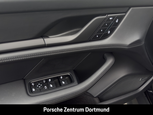 Porsche Taycan 4 Black Edition BOSE LED Luftfederung