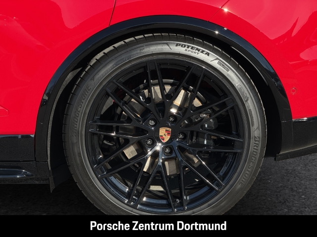 Porsche Macan Electric GTS Hinterachslenkung Matrix BOSE