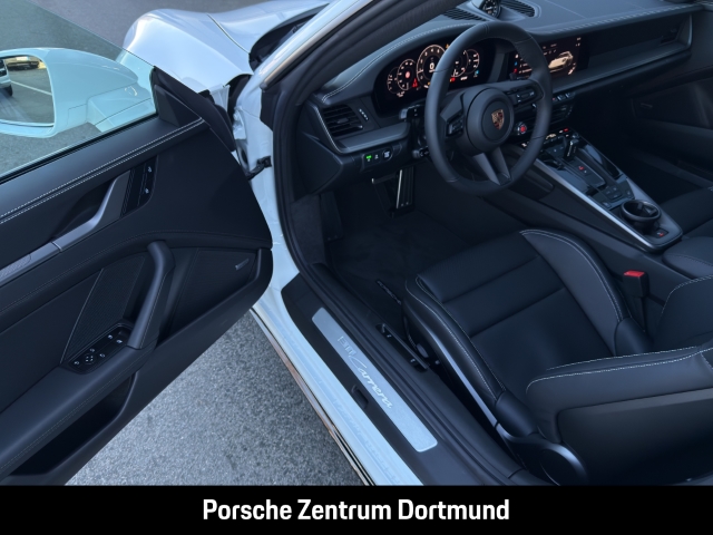 Porsche 992 911 Carrera Sportabgas Surround-View BOSE