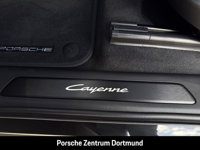 Porsche Cayenne Black Edition HA-Lenkung InnoDrive