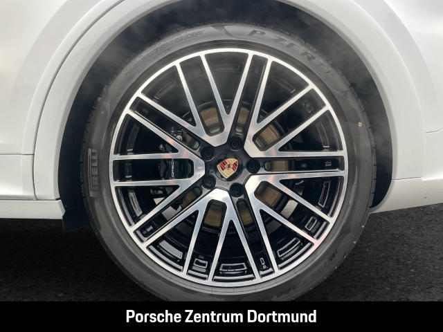 Porsche Cayenne GTS Coupe Burmester HA-Lenkung InnoDrive