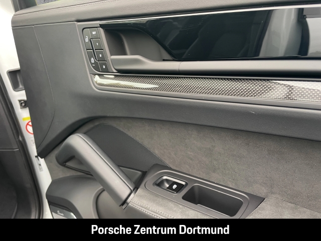 Porsche Cayenne GTS Coupe Burmester HA-Lenkung InnoDrive