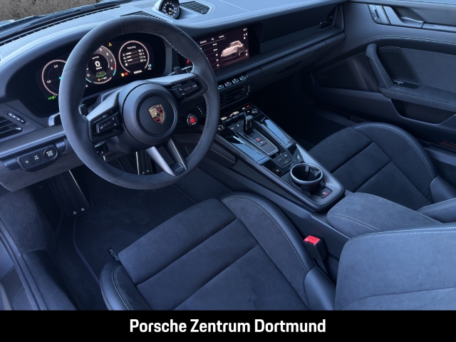 Porsche 992 911 Carrera 4 GTS Surround-View HA-Lenkung